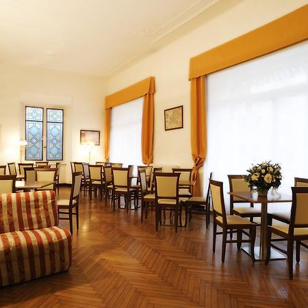 Hotel Alfieri Алассіо Екстер'єр фото
