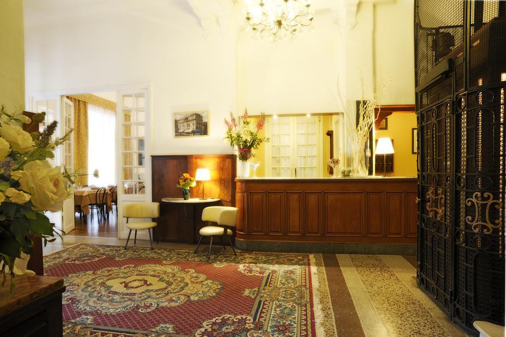 Hotel Alfieri Алассіо Екстер'єр фото