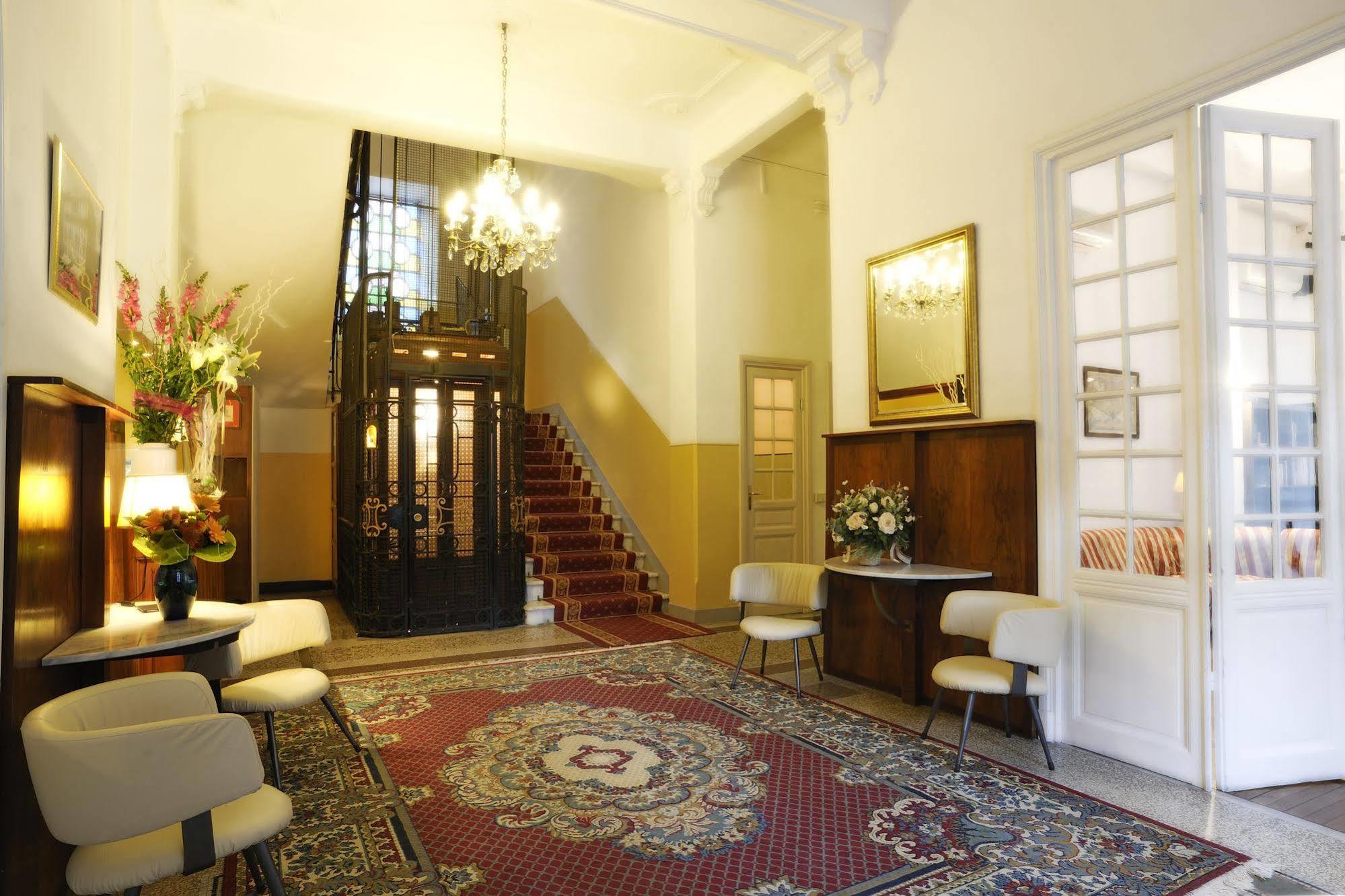 Hotel Alfieri Алассіо Екстер'єр фото